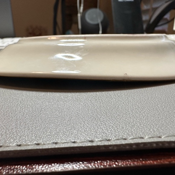 Vintage Porcelain Gravy Boat and Saucer - Picture 7 of 8